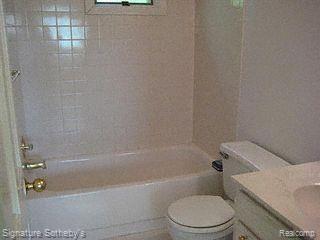 2100 East Dryden Road Metamora, MI 48455 - Photo 8 of 15 Bathroom