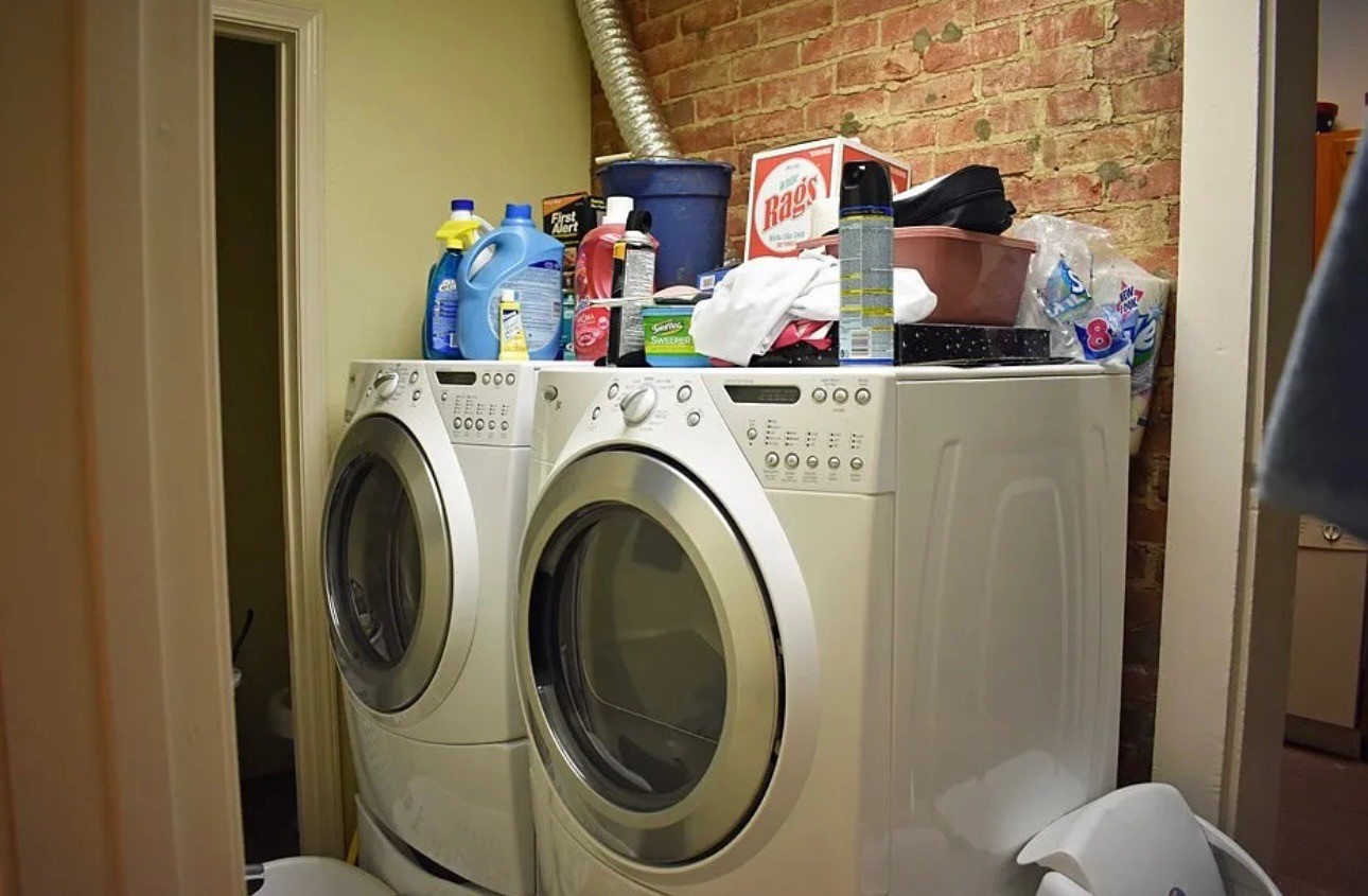 735 Center Street Henderson, KY 42420 - Photo 14 of 14 a utility room with dryer and washer