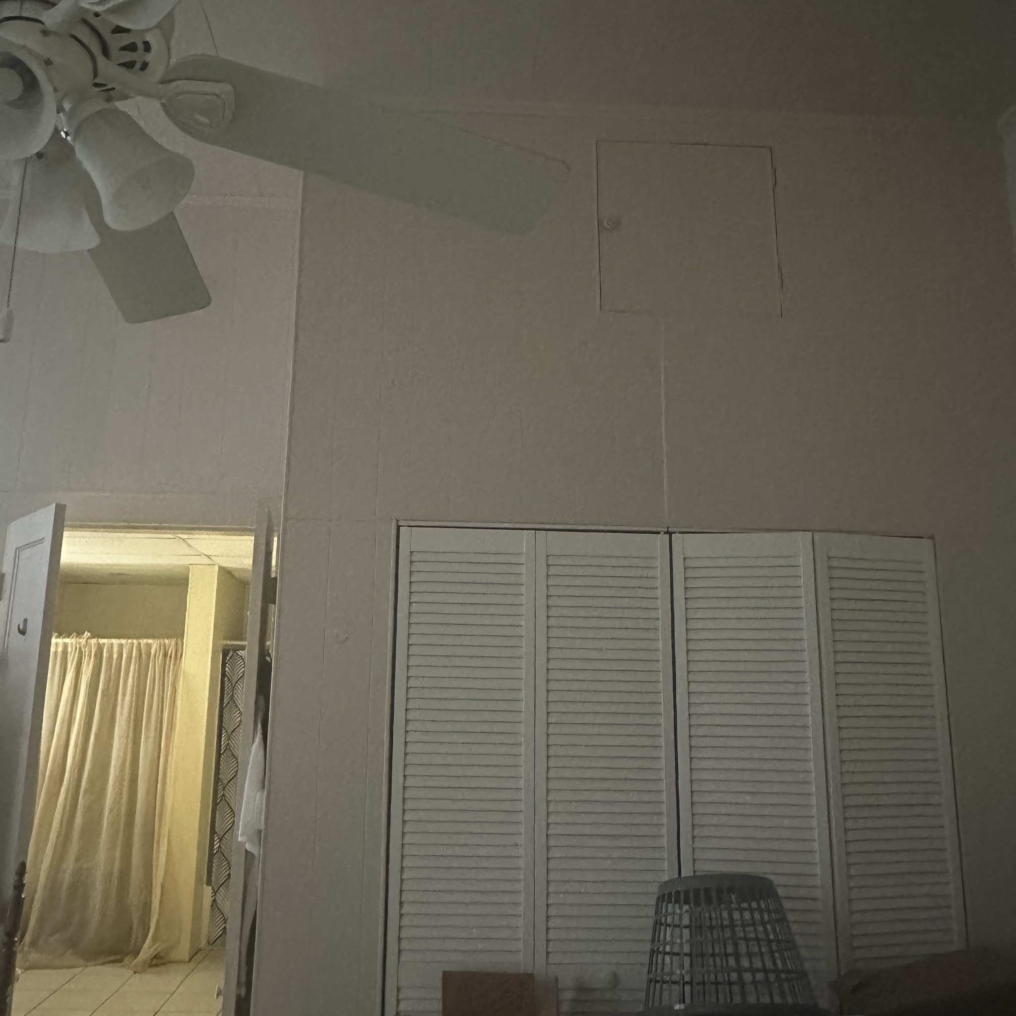 735 Center Street Henderson, KY 42420 - Photo 6 of 7 a bathroom with a shower