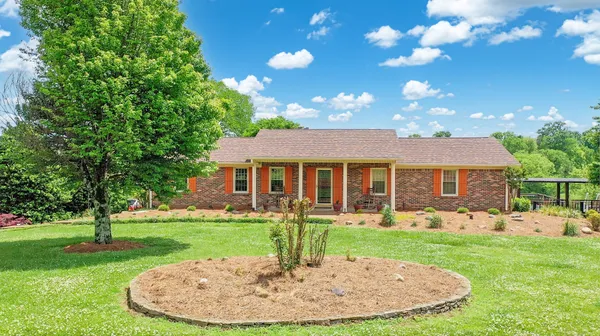$2,000,000 | 2348 Nashville Highway, Columbia, TN 38401
