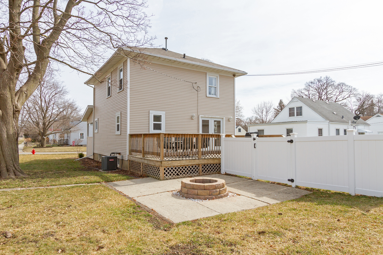 728 Woolf Court Rochelle, IL 61068 - Photo 22 of 31 a house view with a backyard space