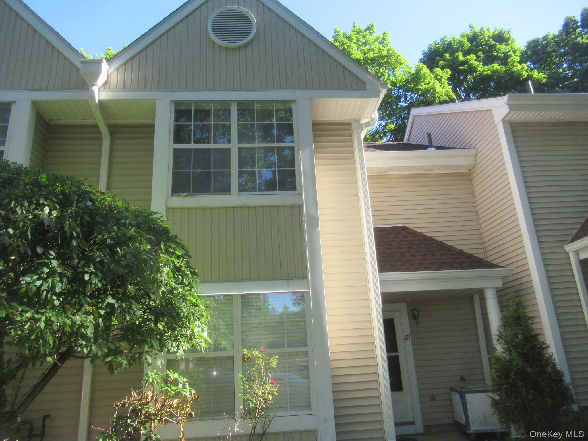 127 Creekside Circle Spring Valley, NY 10977 - Photo 5 of 6