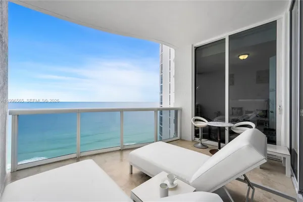 $15,000 | 15901 Collins Avenue, Unit 2104, Sunny Isles Beach, FL 33160