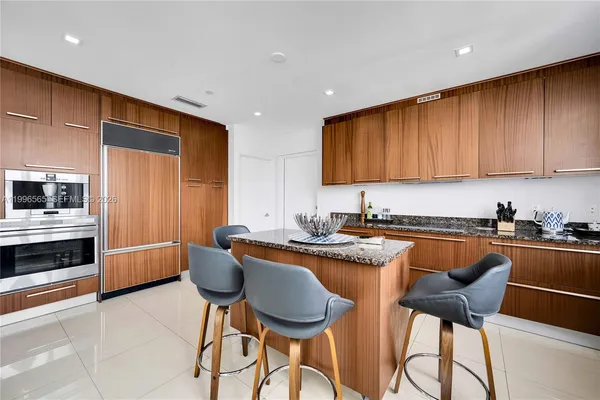 $15,000 | 15901 Collins Avenue, Unit 2104, Sunny Isles Beach, FL 33160