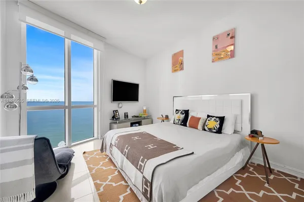 $15,000 | 15901 Collins Avenue, Unit 2104, Sunny Isles Beach, FL 33160