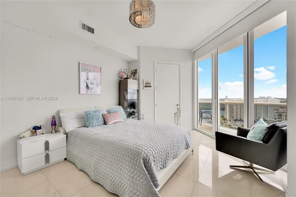 $15,000 | 15901 Collins Avenue, Unit 2104, Sunny Isles Beach, FL 33160