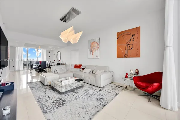 $15,000 | 15901 Collins Avenue, Unit 2104, Sunny Isles Beach, FL 33160