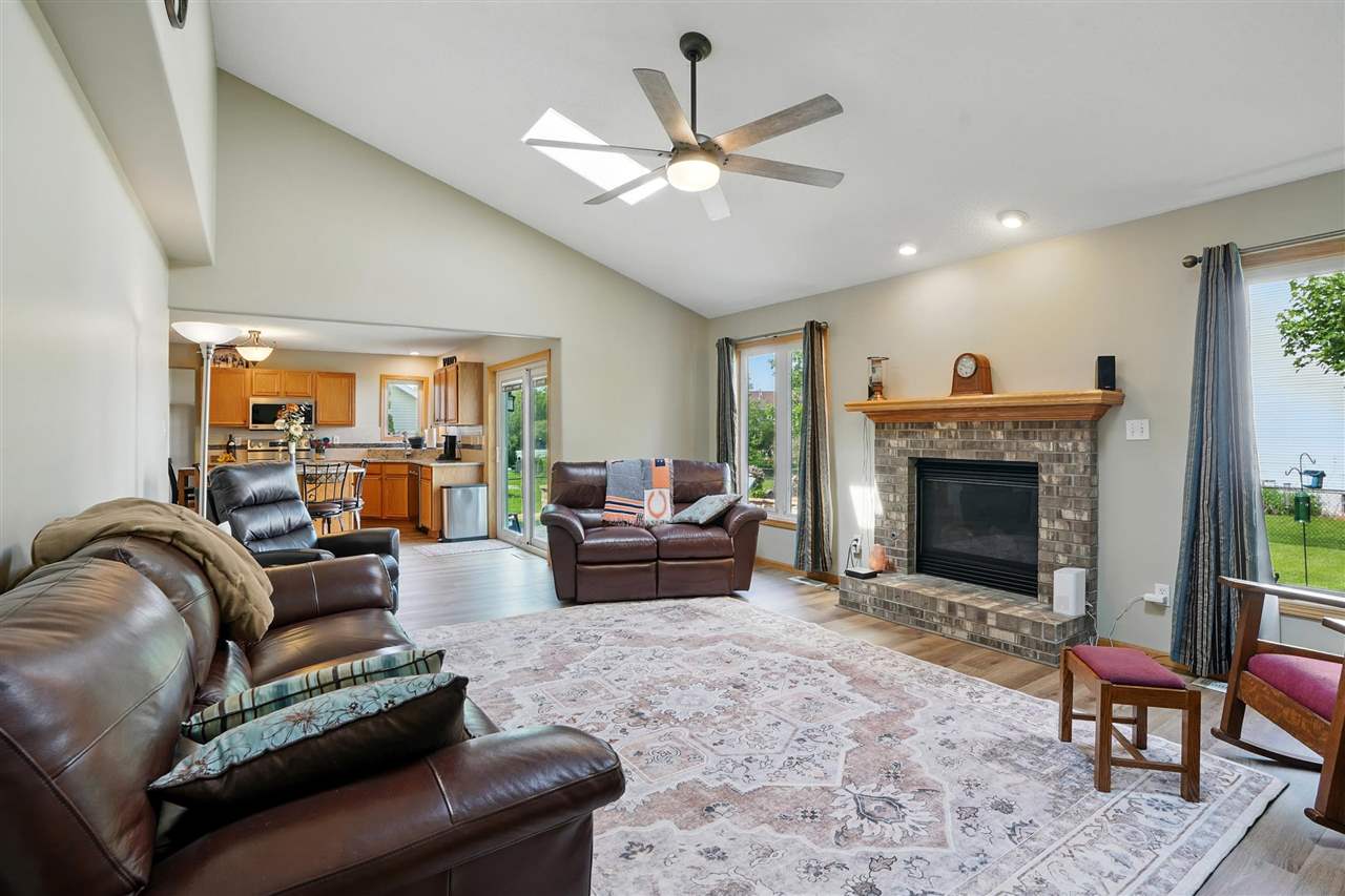 7025 Walden Road Northeast Cedar Rapids, IA 52402 - Photo 14 of 58 Gallery Image 14