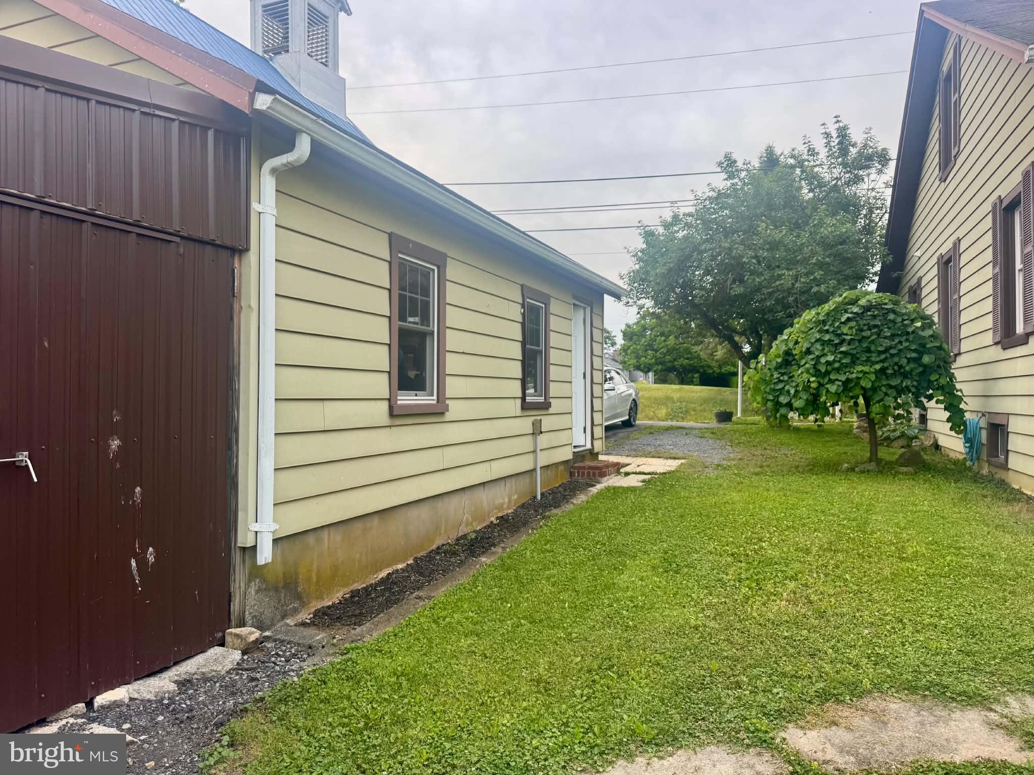 5811 Oley Turnpike Road Oley, PA 19547 - Photo 4 of 18