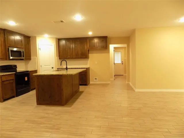 $339,900 | 506 Pecan Tree Court, Poolville, TX 76487