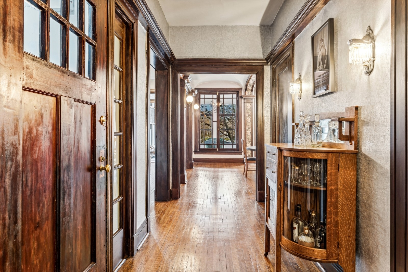 851 East Drexel Square, Unit 1A Chicago, IL 60615 - Photo 2 of 21 a view of an entryway with wooden floor and a door
