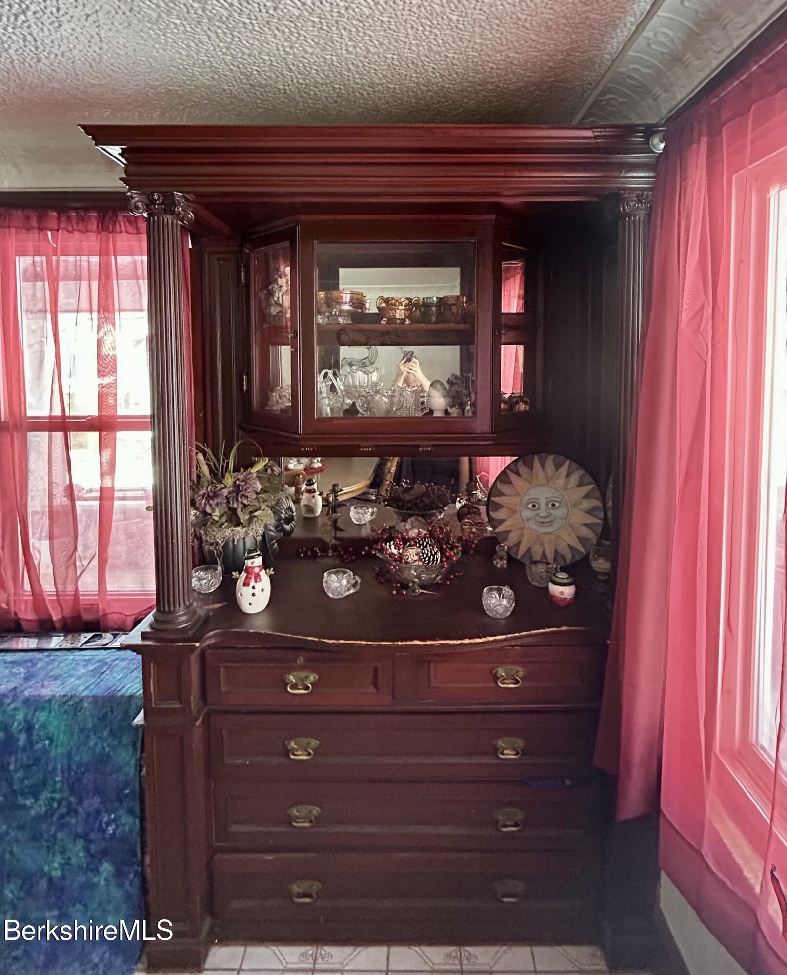 35 Randall Street Adams, MA 01220 - Photo 20 of 43 built in hutch