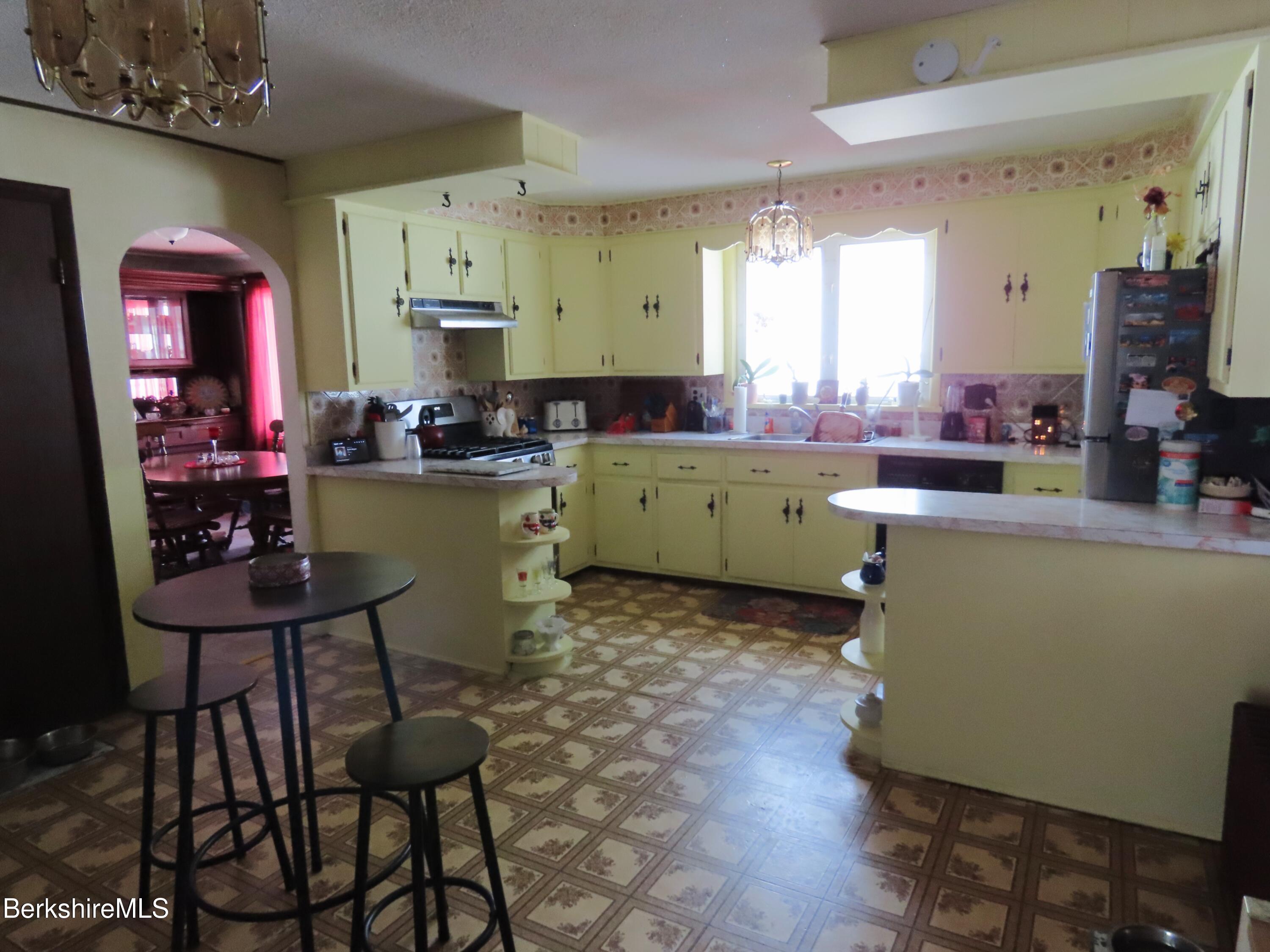 35 Randall Street Adams, MA 01220 - Photo 9 of 43 Kitchen