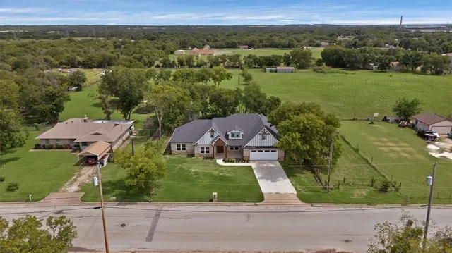 $405,000 | 206 Hix Road, Cleburne, TX 76031