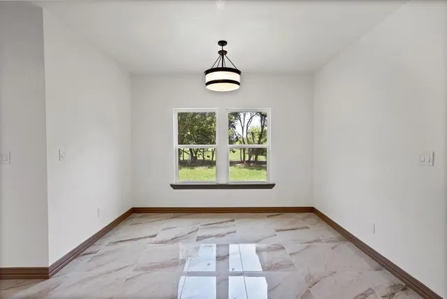 $405,000 | 206 Hix Road, Cleburne, TX 76031