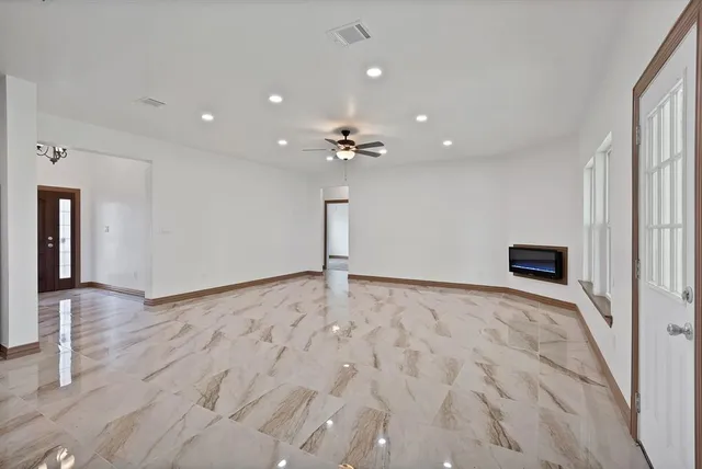 $405,000 | 206 Hix Road, Cleburne, TX 76031