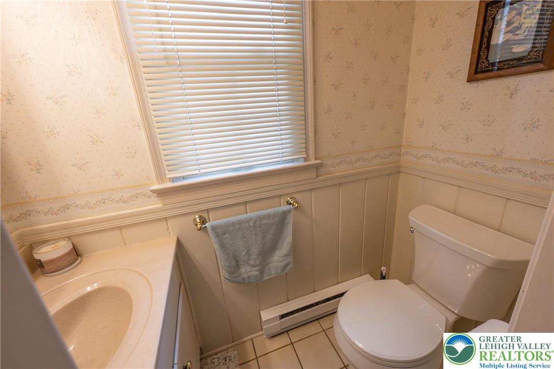 2570 Millbrook Drive Emmaus, PA 18049 - Photo 12 of 42