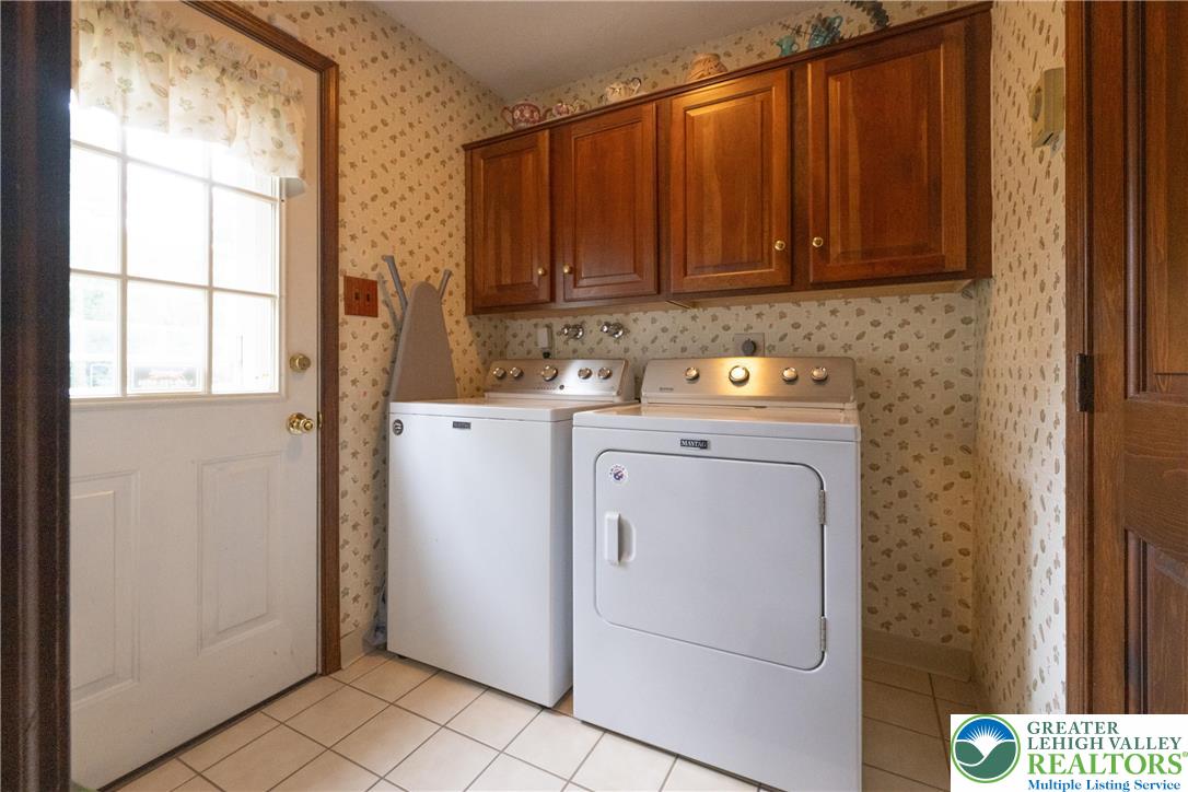 2570 Millbrook Drive Emmaus, PA 18049 - Photo 13 of 42