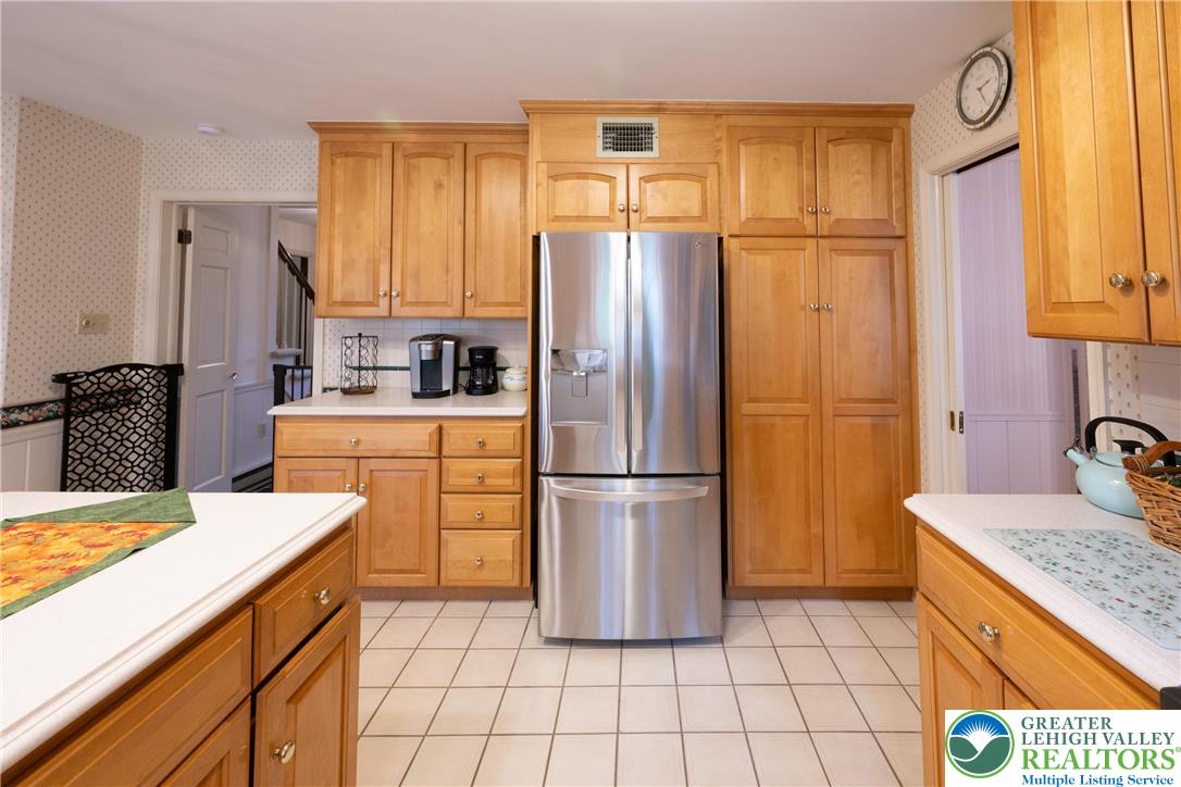 2570 Millbrook Drive Emmaus, PA 18049 - Photo 16 of 42