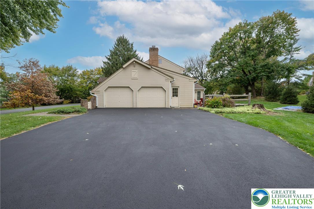 2570 Millbrook Drive Emmaus, PA 18049 - Photo 7 of 42