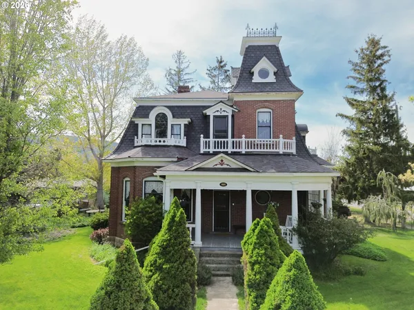 $679,000 | 464 North Main Street, Union, OR 97883