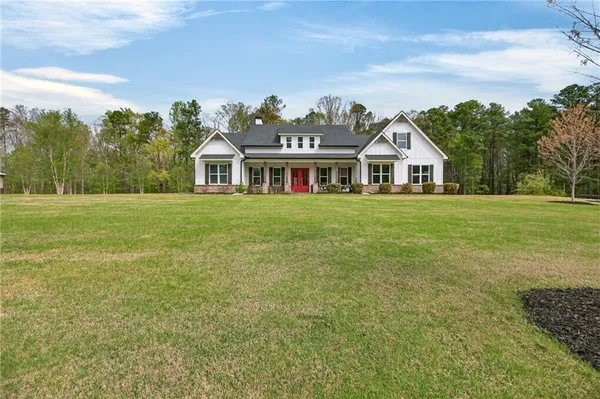 a house view with a outdoor space
