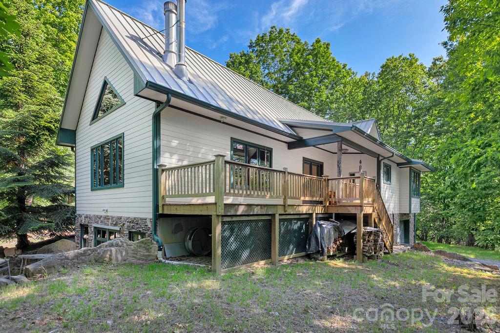 40 Walnut Ridge Road Brevard, NC 28712 - Photo 39 of 47 a view of a house with a yard