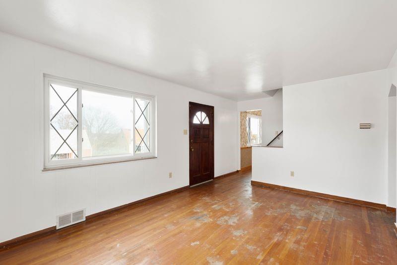 3555 Middleboro Road Pittsburgh, PA 15234 - Photo 4 of 29 Gallery Image 4