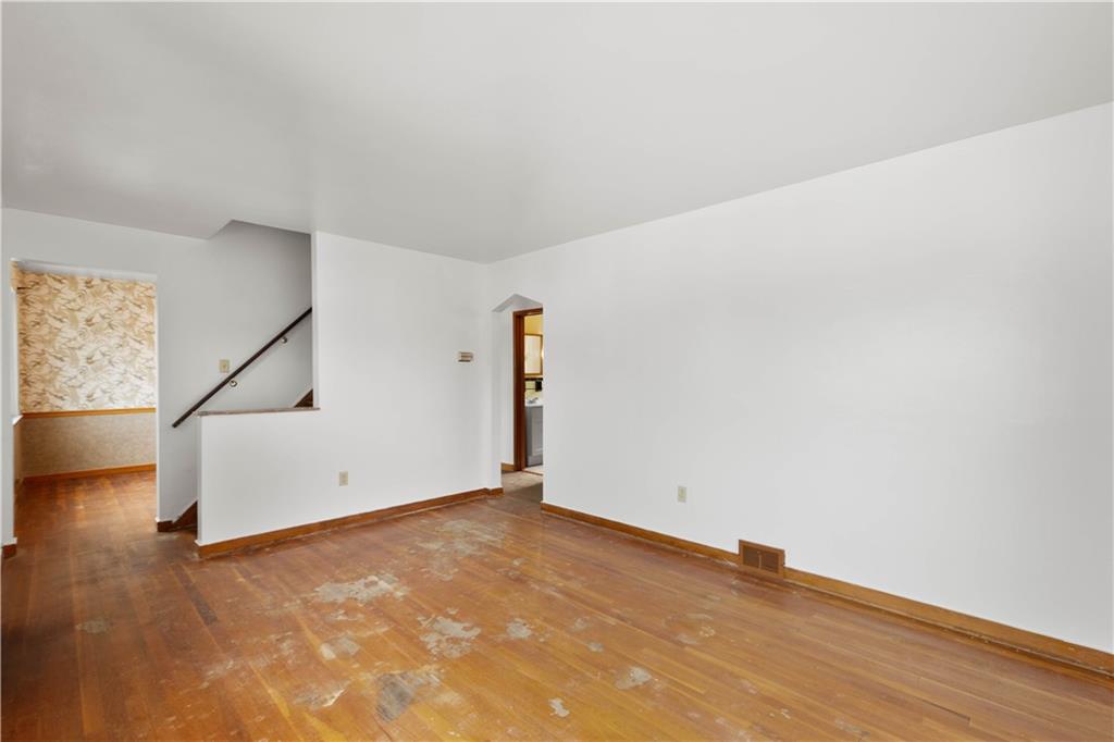 3555 Middleboro Road Pittsburgh, PA 15234 - Photo 5 of 29 Gallery Image 5