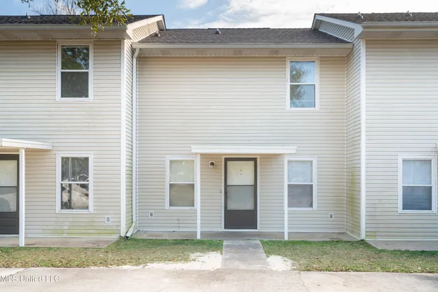 $1,000 | 20111 Daugherty Road, Unit B, Long Beach, MS 39560