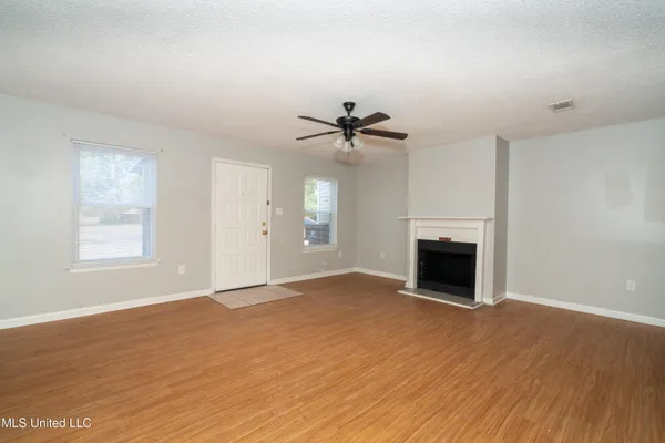 $1,000 | 20111 Daugherty Road, Unit B, Long Beach, MS 39560
