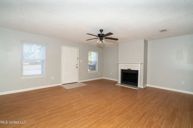 $1,000 | 20111 Daugherty Road, Unit B, Long Beach, MS 39560