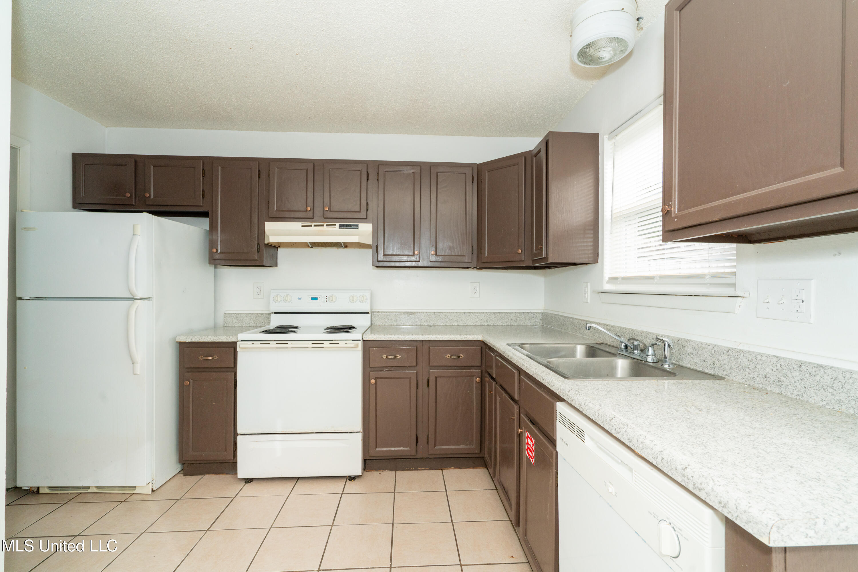 20111 Daugherty Road, Unit B Long Beach, MS 39560 - Photo 4 of 11 20111 Daurghtery Rd Unit B-04200