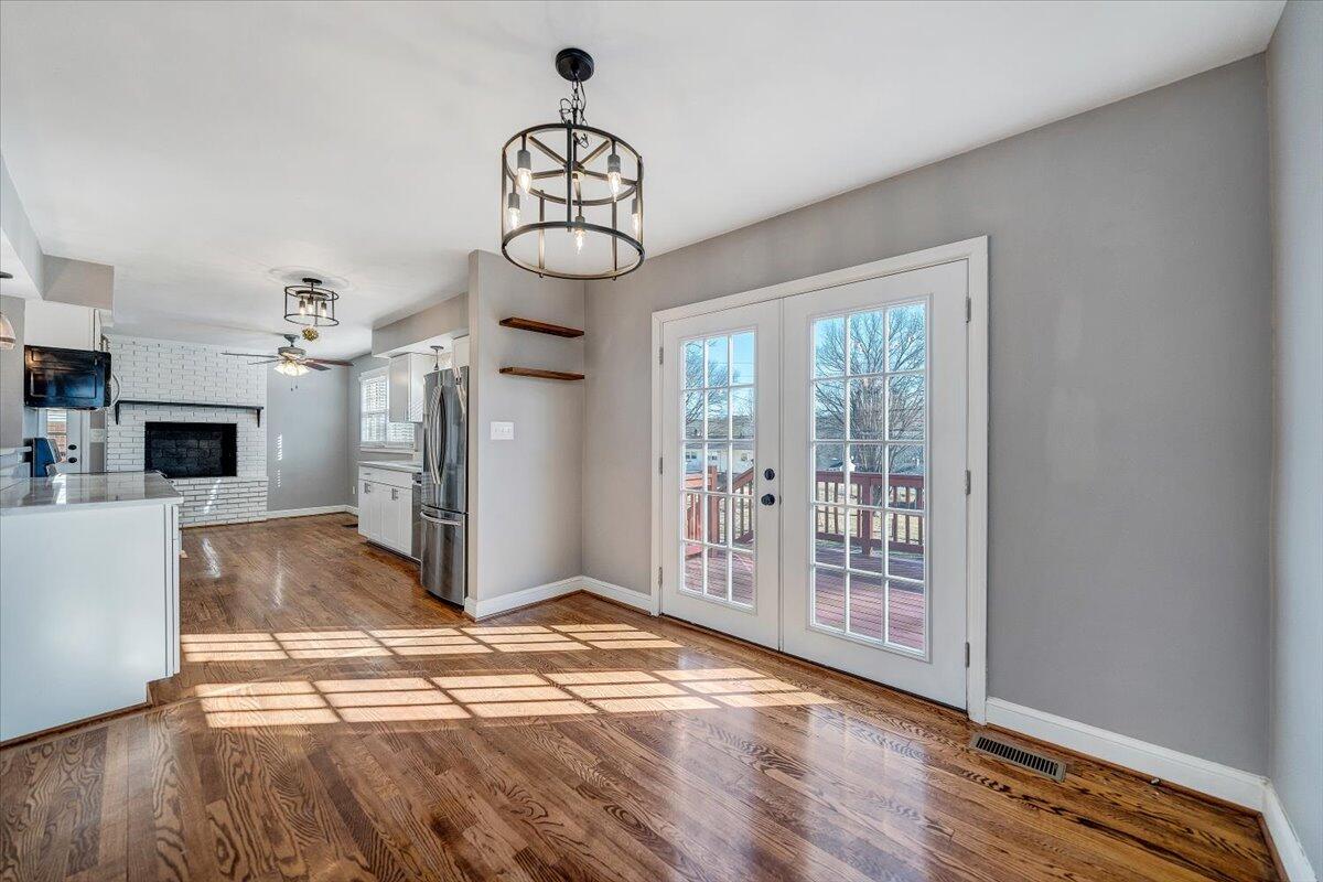 3584 Cedar Lane Roanoke, VA 24018 - Photo 15 of 75 a view of a livingroom with furniture flat screen tv and window