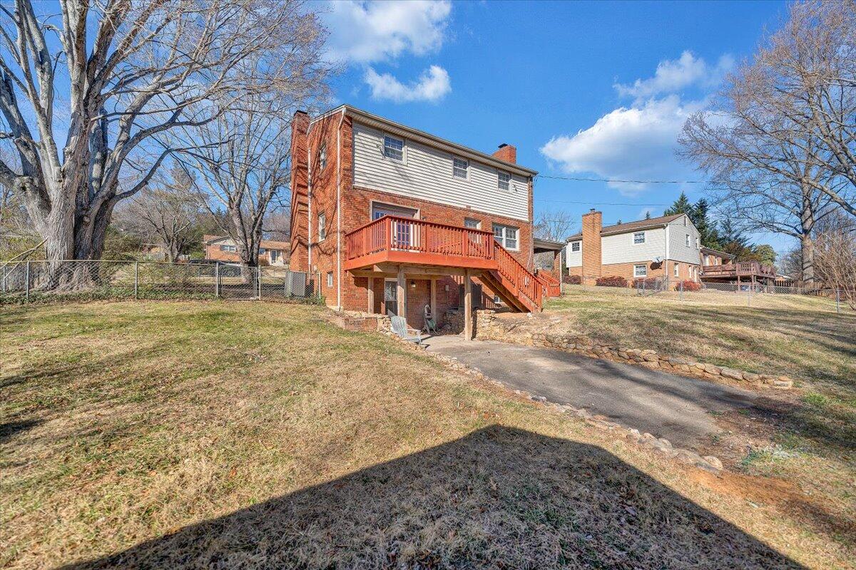 3584 Cedar Lane Roanoke, VA 24018 - Photo 63 of 75 a front view of a house with a yard