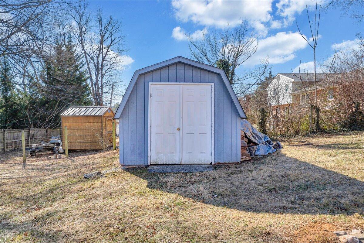 3584 Cedar Lane Roanoke, VA 24018 - Photo 65 of 75 a view of a house with a yard