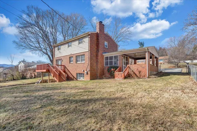 $385,900 | 3584 Cedar Lane, Roanoke, VA 24018