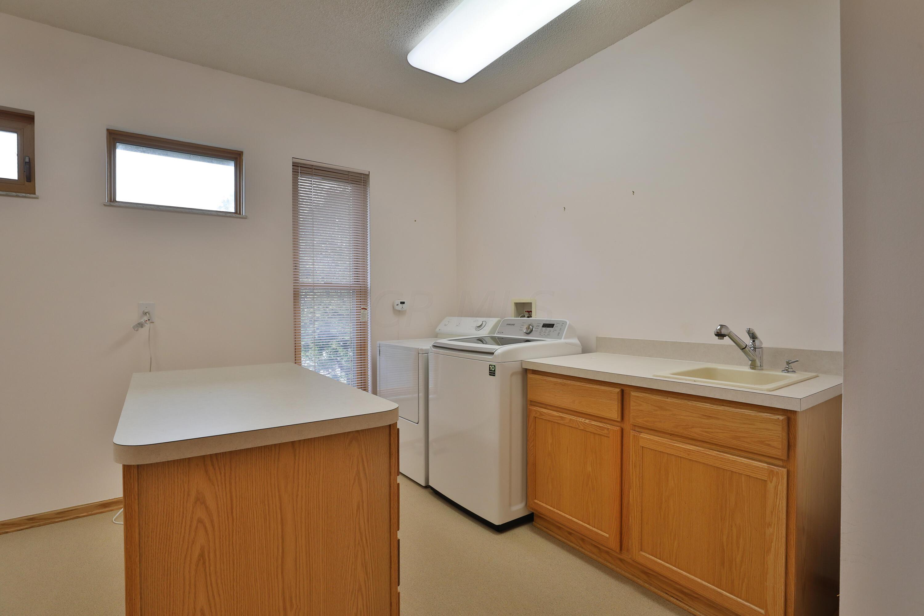 5892 Linworth Road Columbus, OH 43085 - Photo 36 of 68 5892-Linworth-36
