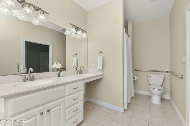 $1,575,000 | 200 Shipwreck Lane, Emerald Isle, NC 28594