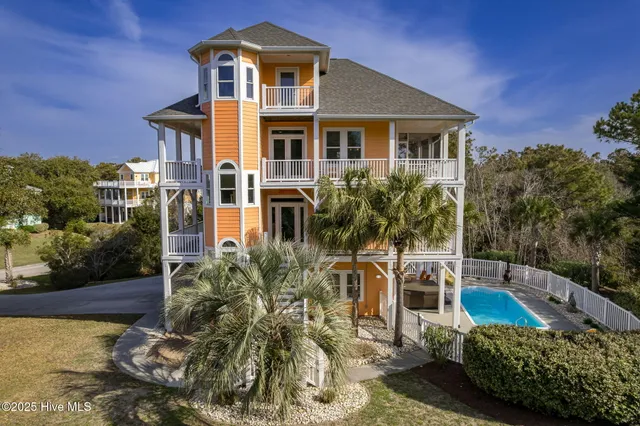 $1,575,000 | 200 Shipwreck Lane, Emerald Isle, NC 28594