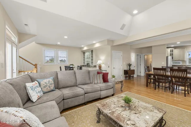 $1,575,000 | 200 Shipwreck Lane, Emerald Isle, NC 28594