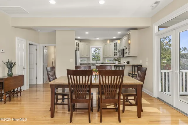 $1,575,000 | 200 Shipwreck Lane, Emerald Isle, NC 28594