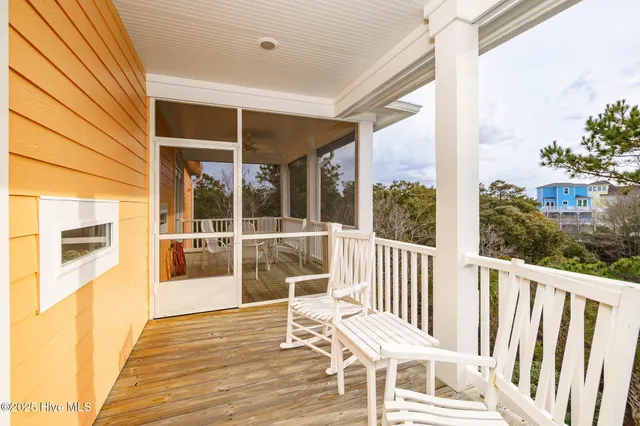 $1,575,000 | 200 Shipwreck Lane, Emerald Isle, NC 28594