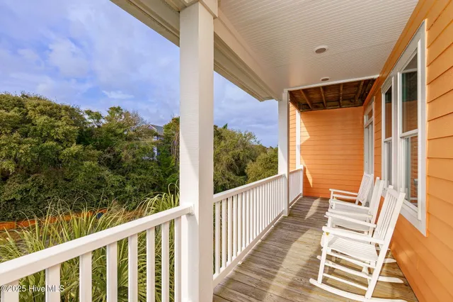 $1,575,000 | 200 Shipwreck Lane, Emerald Isle, NC 28594