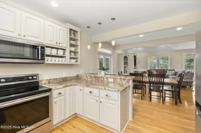 $1,575,000 | 200 Shipwreck Lane, Emerald Isle, NC 28594