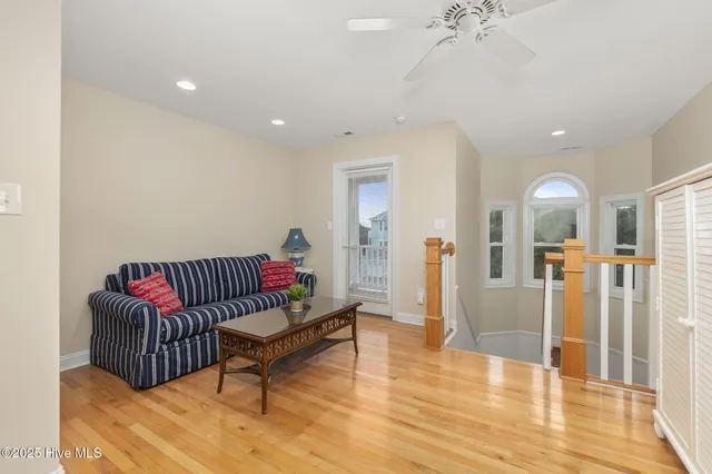 $1,575,000 | 200 Shipwreck Lane, Emerald Isle, NC 28594