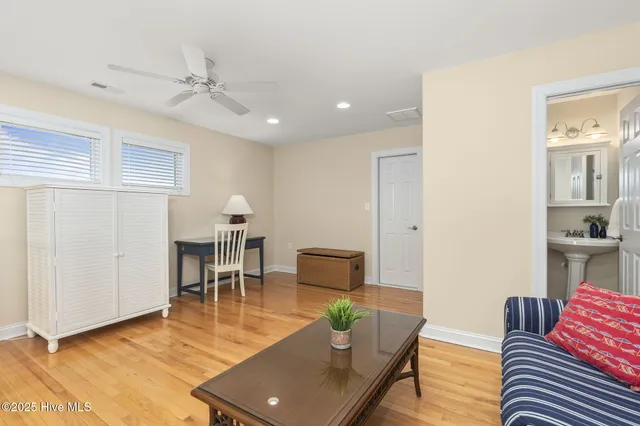 $1,575,000 | 200 Shipwreck Lane, Emerald Isle, NC 28594