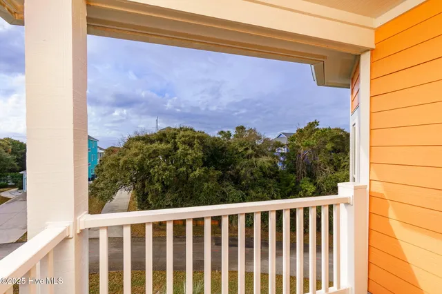 $1,575,000 | 200 Shipwreck Lane, Emerald Isle, NC 28594