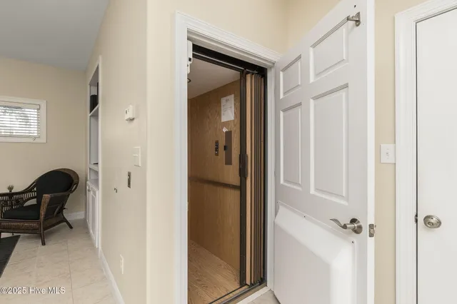 $1,575,000 | 200 Shipwreck Lane, Emerald Isle, NC 28594