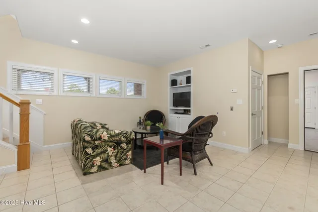 $1,575,000 | 200 Shipwreck Lane, Emerald Isle, NC 28594